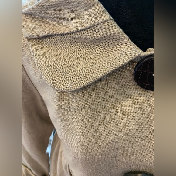 Kenzie Women’s Baby Doll gold shimmering Jacket Sz.4 Tan W/Snap-Buttons. - Picture 3 of 6